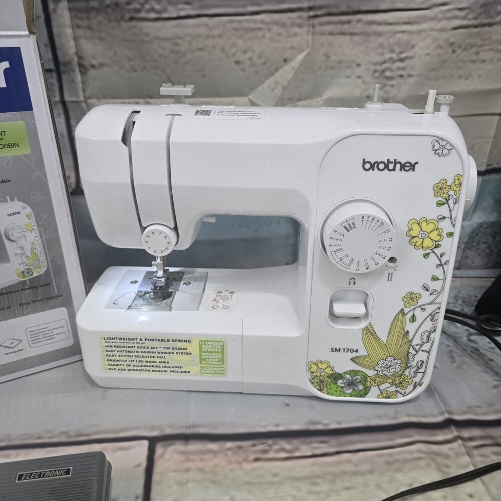 Brother SM1704 Sewing Machine 17 Stitch With Box And Manual Pre Owned Untested